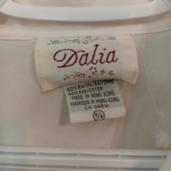 Dalia Cream Ruffle Tie-Front Blouse - Picture 3 of 4